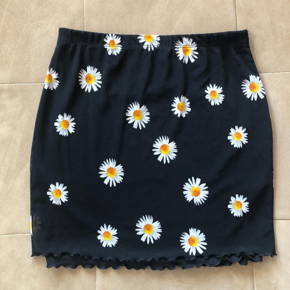 LOVELY DAY white daisies mini skirt